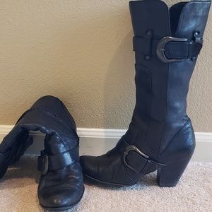 Black leather Born boots